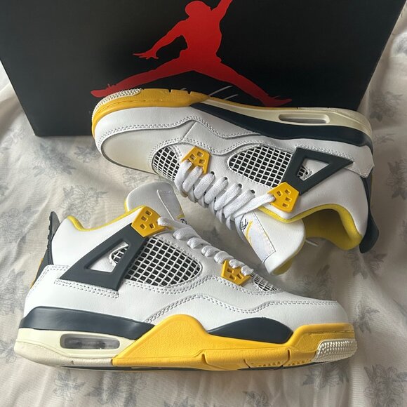 Air Jordan 4 Retro Vivid Sulfur White And Yellow Sneakers - Picture 3 of 6
